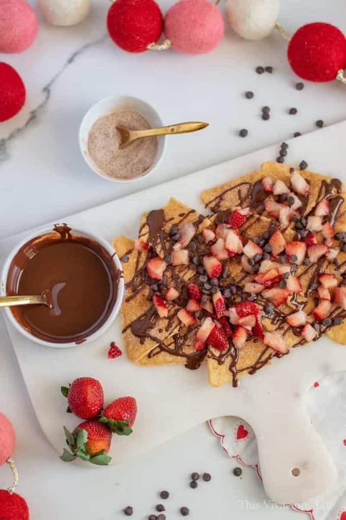 Vegan chocolate sauce over dessert nachos