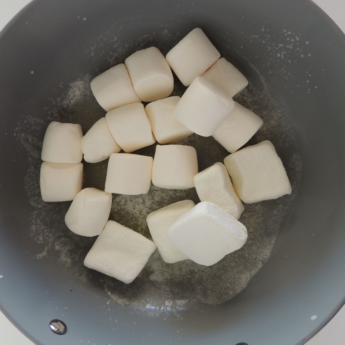 https://www.thisvivaciouslife.com/wp-content/uploads/2023/12/Are-marshmallows-dairy-free-square.jpg